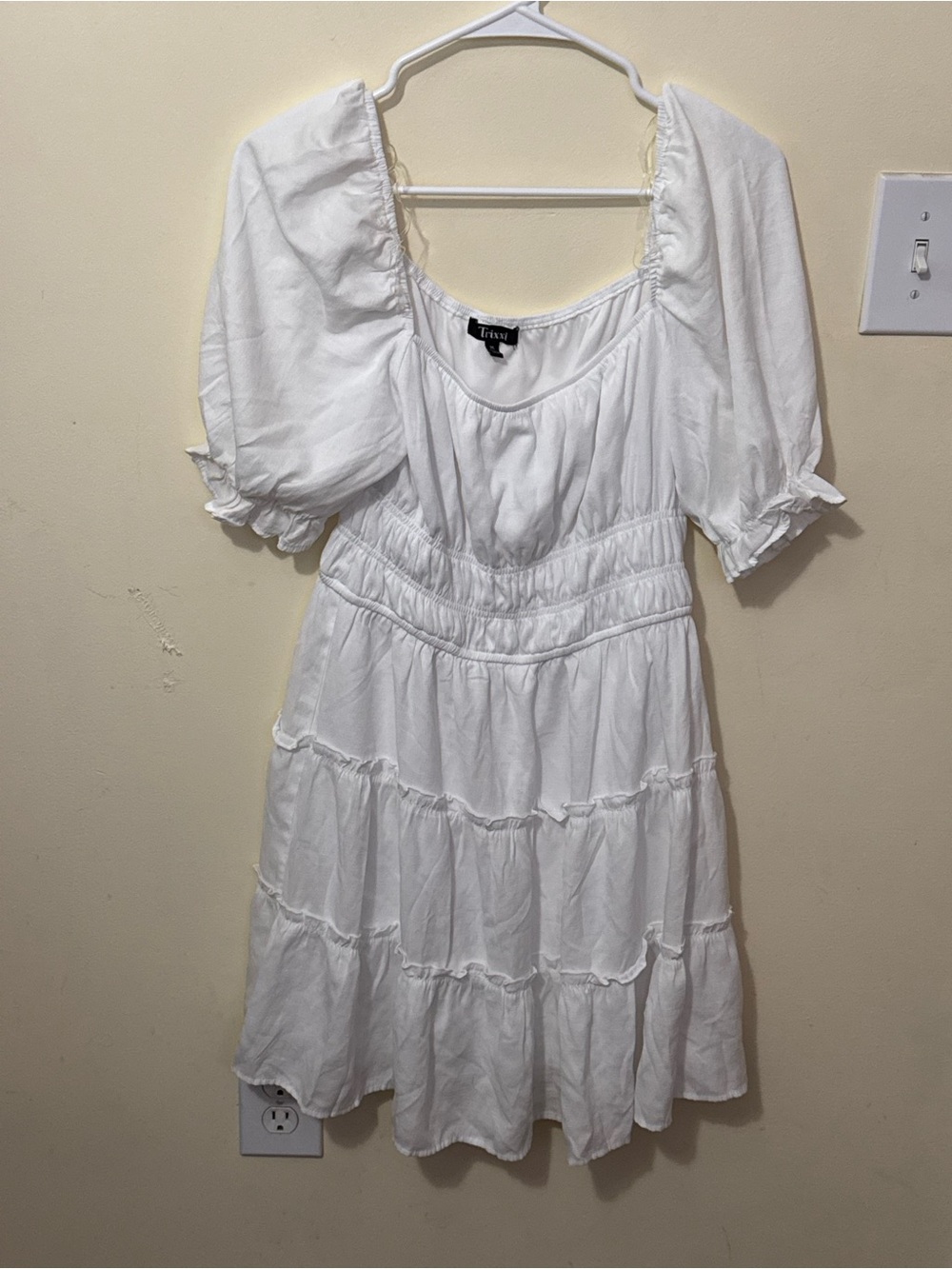 Trixxi White Tiered Puff-Sleeve Mini Dress